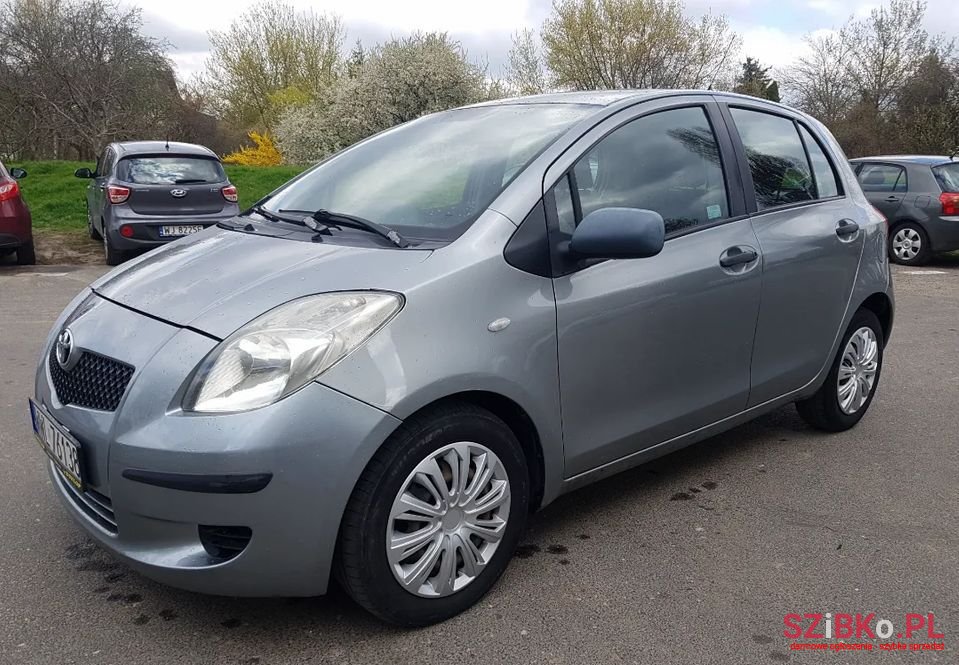 2007' Toyota Yaris photo #1