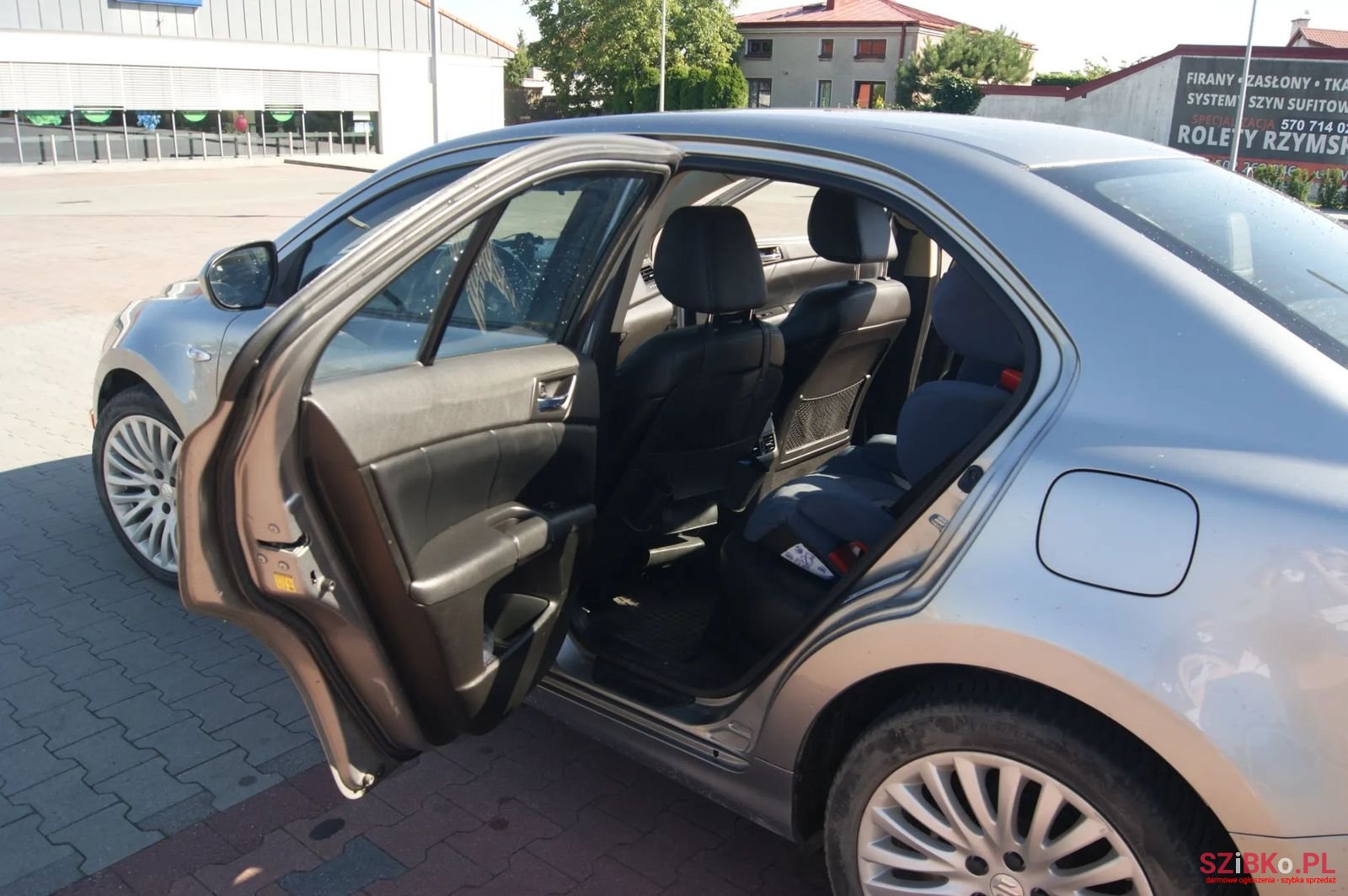 2012' Suzuki Kizashi photo #5