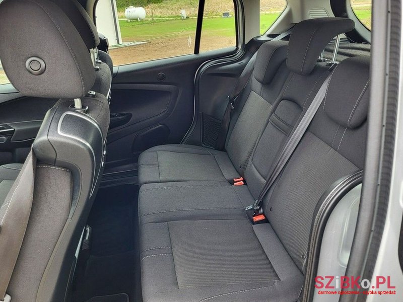 2014' Ford B-MAX photo #6