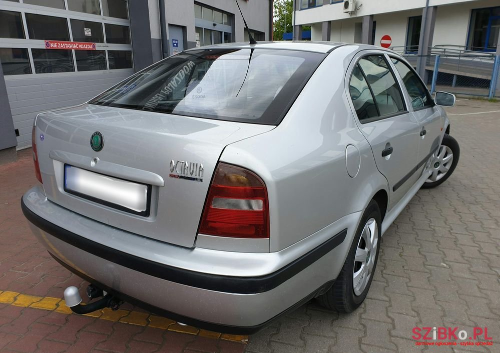 2001' Skoda Octavia 1.6 Classic photo #5