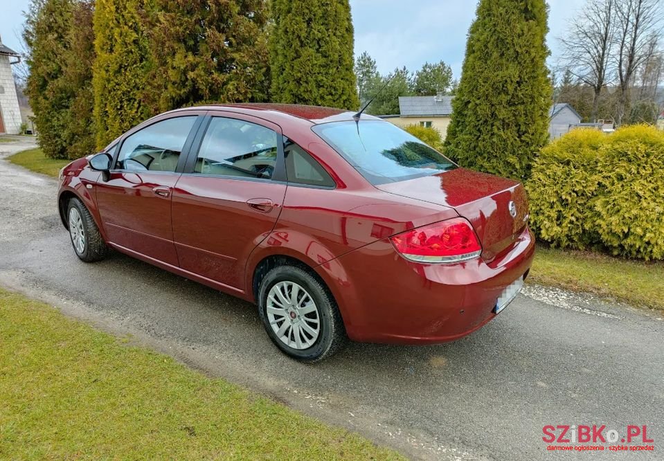 2012' Fiat Linea photo #3