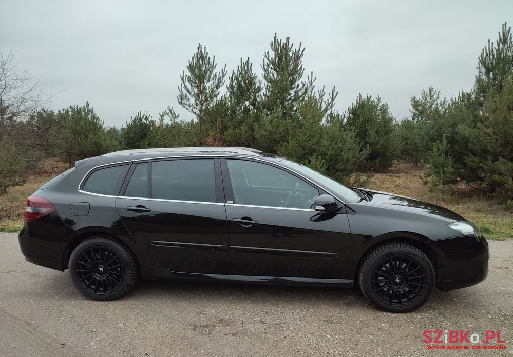 2010' Renault Laguna photo #6