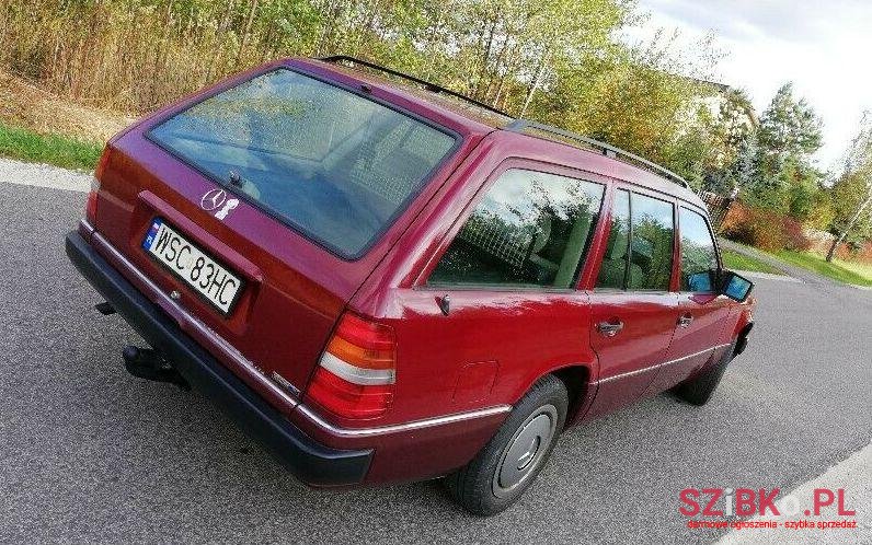 1992' Mercedes-Benz W124 photo #3