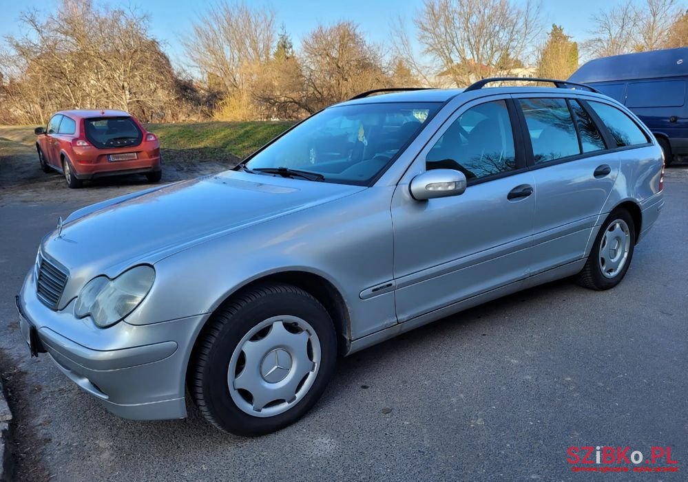 2002' Mercedes-Benz C-Class photo #2