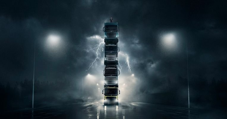 Volvo Trucks звела вежу з 4 нових моделей вантажівок із президентом компанії на вершині
