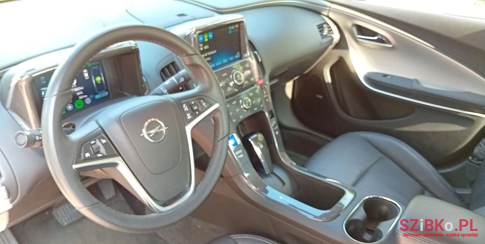 2013' Opel Ampera Epionier Edition photo #5