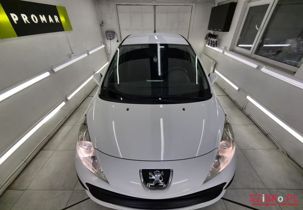 2008' Peugeot 207 75 Urban Move photo #2