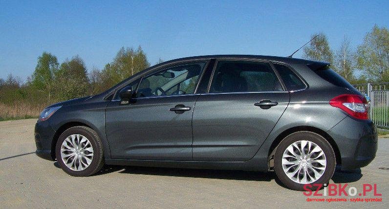 2012' Citroen C4 C4 Picasso photo #2