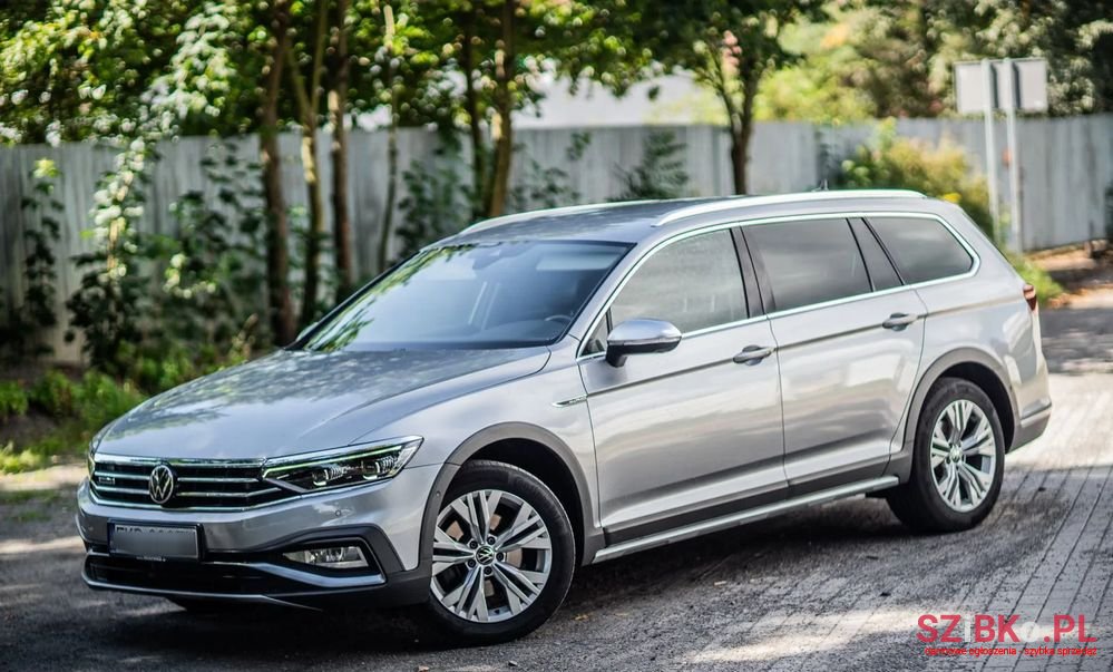 2021' Volkswagen Passat Variant photo #1