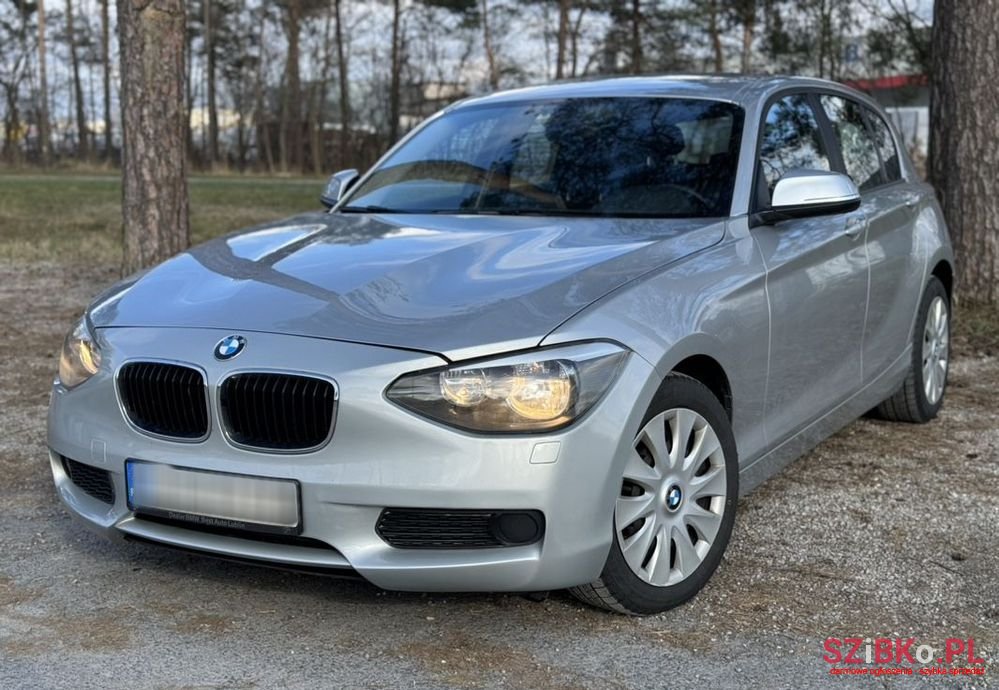 2012' BMW 1 Series 116I photo #1