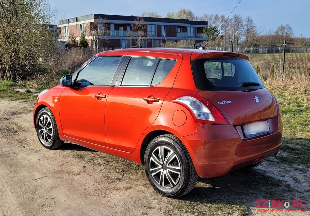 2011' Suzuki Swift photo #1