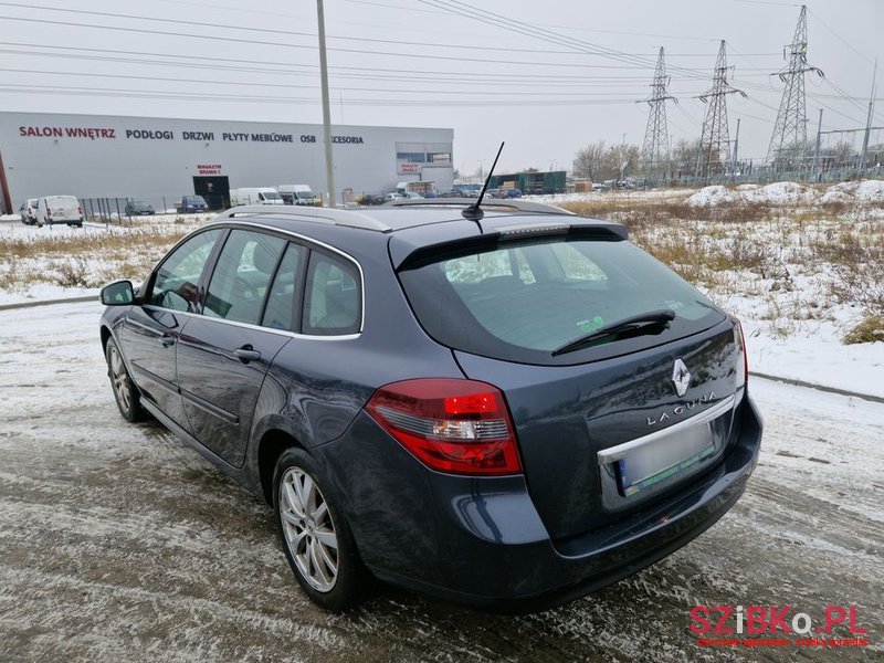 2011' Renault Laguna photo #4