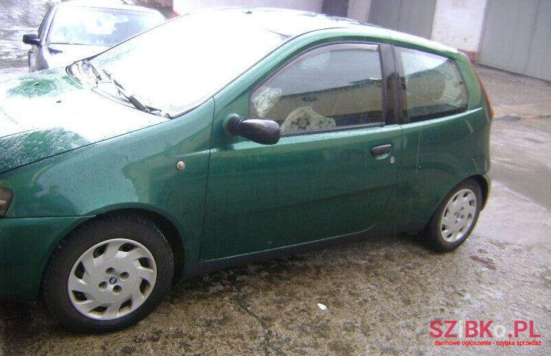 2001' Fiat Punto photo #1