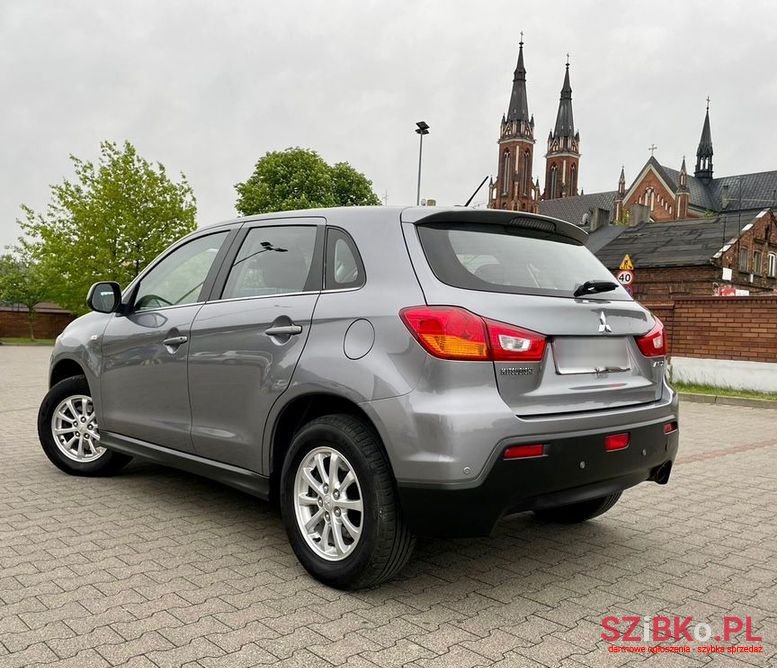 2011' Mitsubishi ASX photo #3