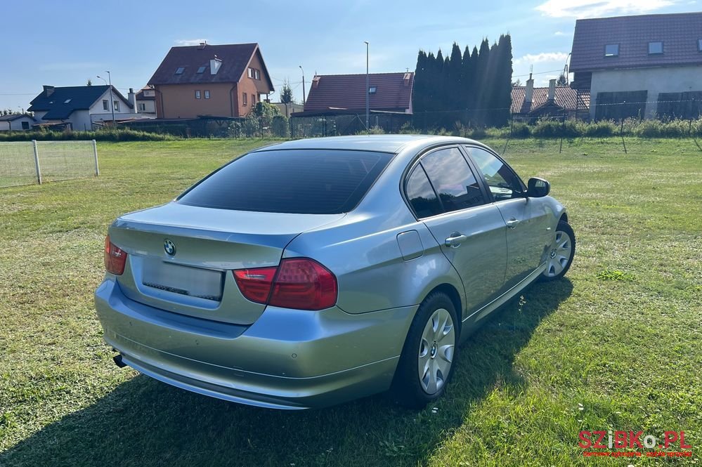 2009' BMW 3 Series 318I Edition Lifestyle photo #4
