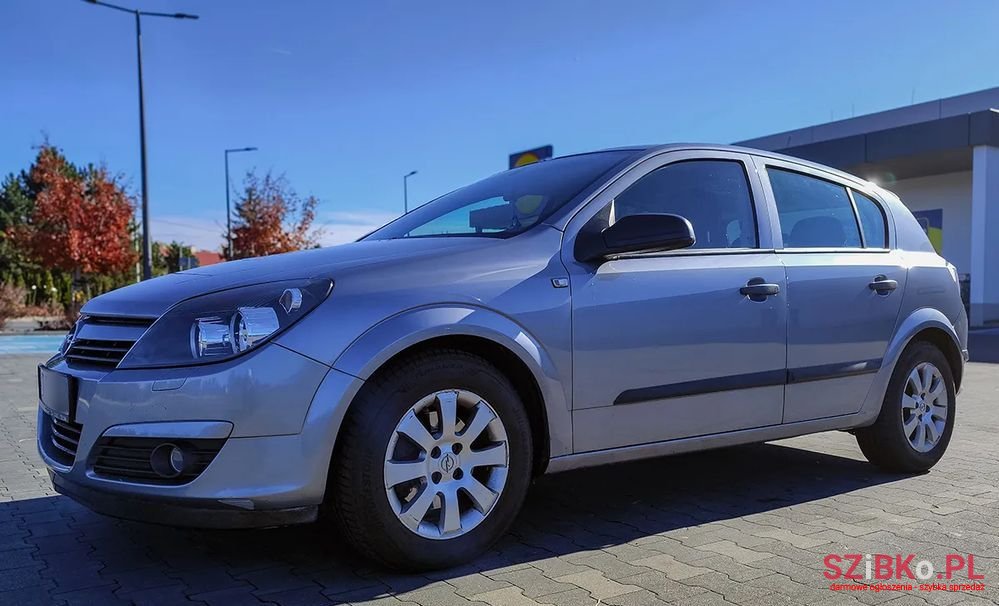 2004' Opel Astra 1.6 photo #1