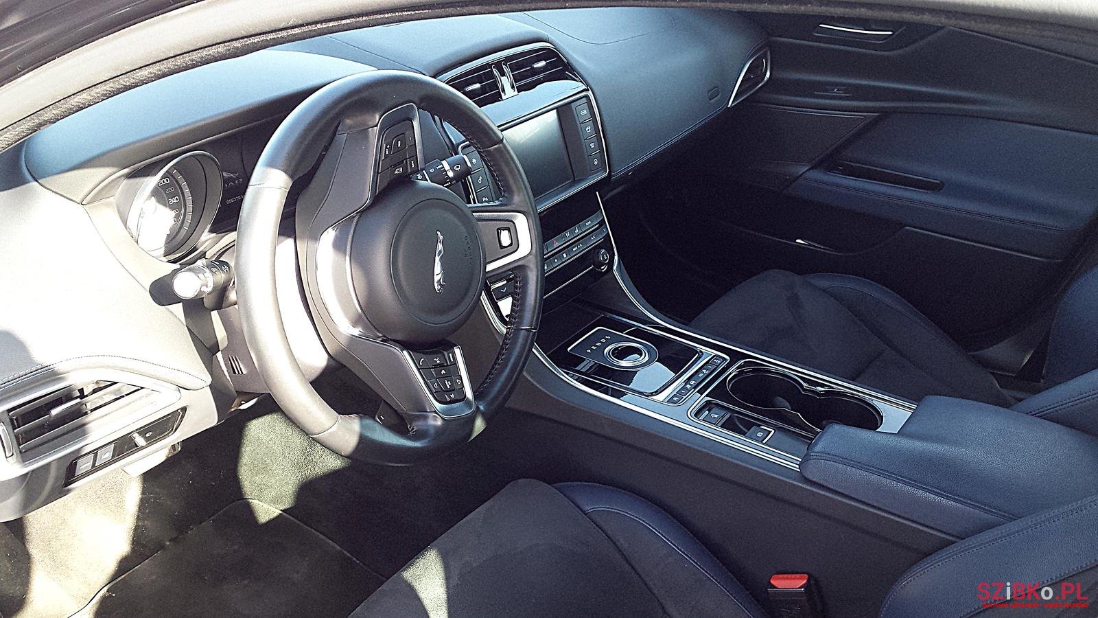 2016' Jaguar X-Type XE photo #4