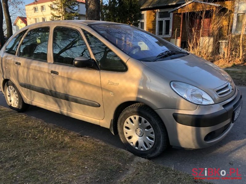 2005' Citroen Xsara Picasso photo #2