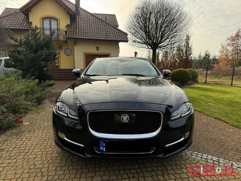 2016' Jaguar XJ photo #3