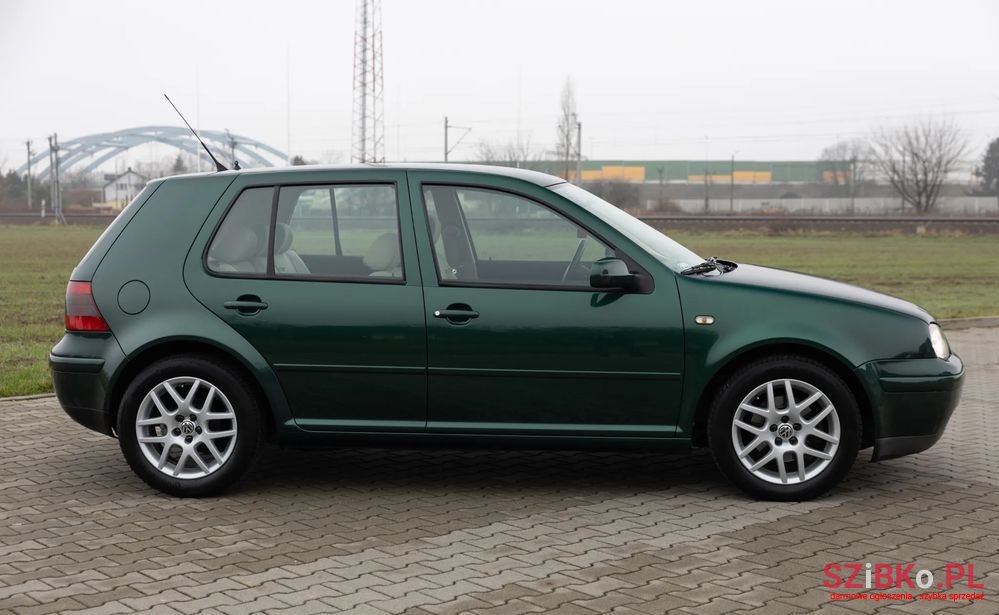 1999' Volkswagen Golf photo #5