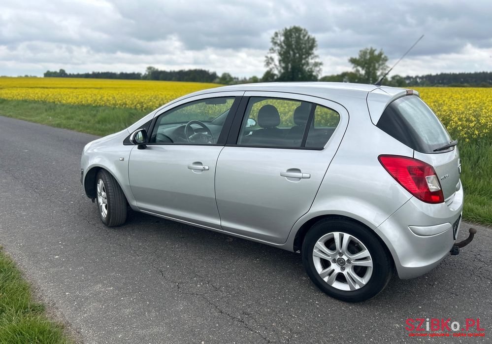 2011' Opel Corsa 1.2 16V Cosmo photo #6