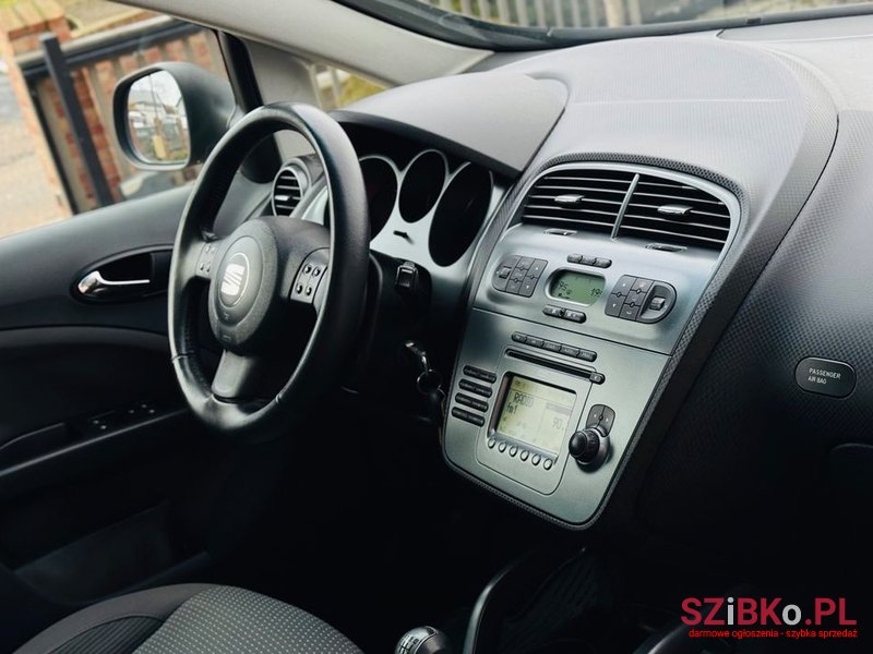2008' SEAT Altea XL photo #5