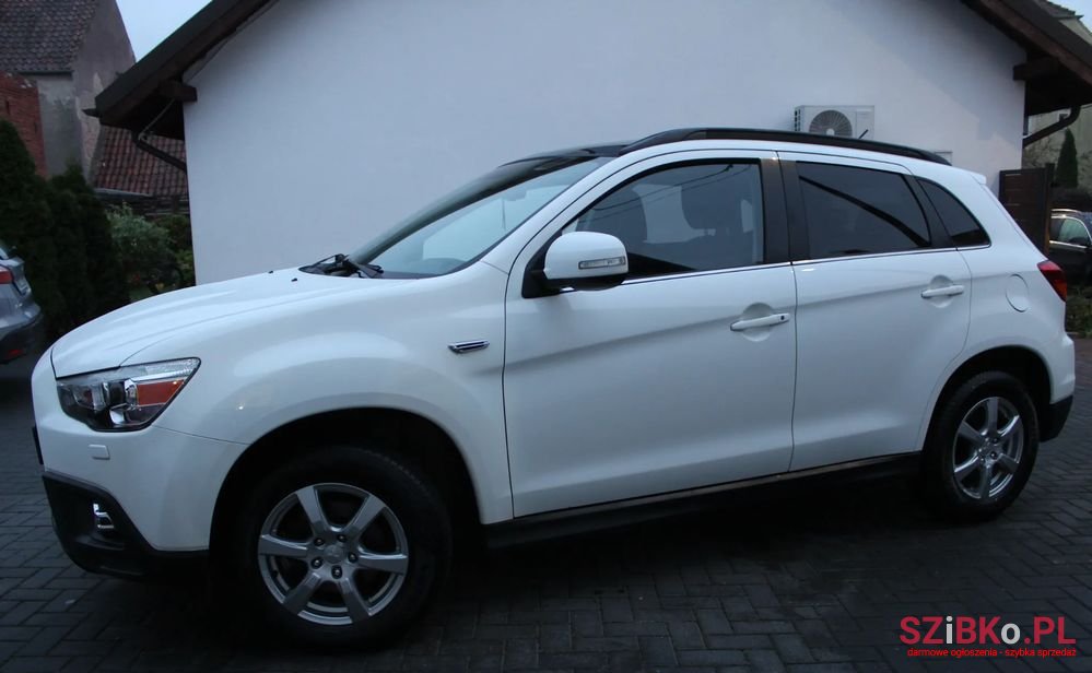 2012' Mitsubishi ASX photo #5