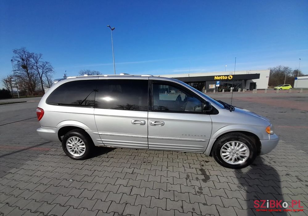 2001' Chrysler Town & Country 3.8 photo #5