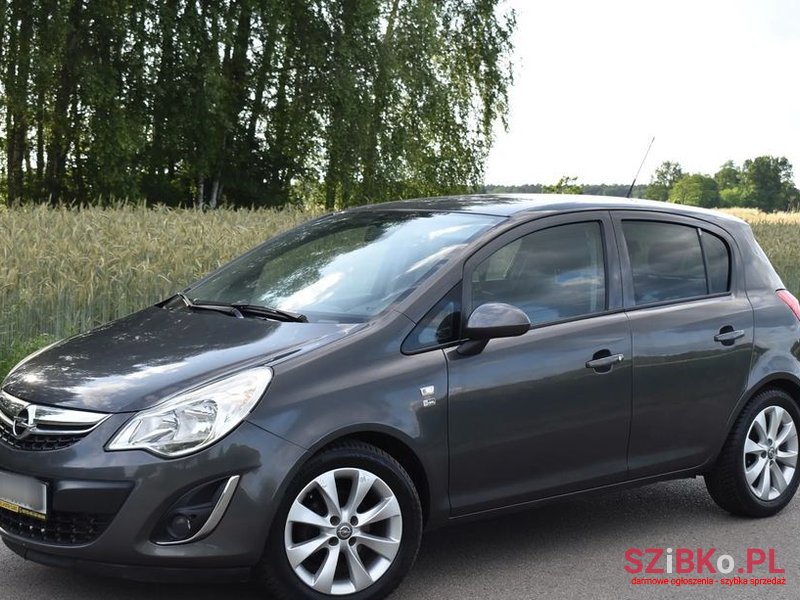 2012' Opel Corsa photo #2