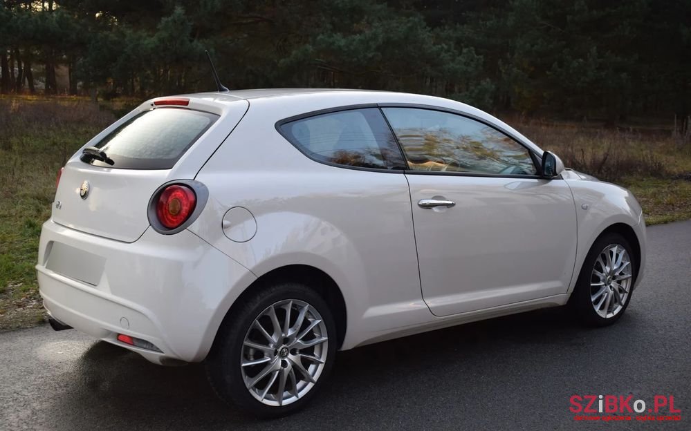 2010' Alfa Romeo MiTo photo #2