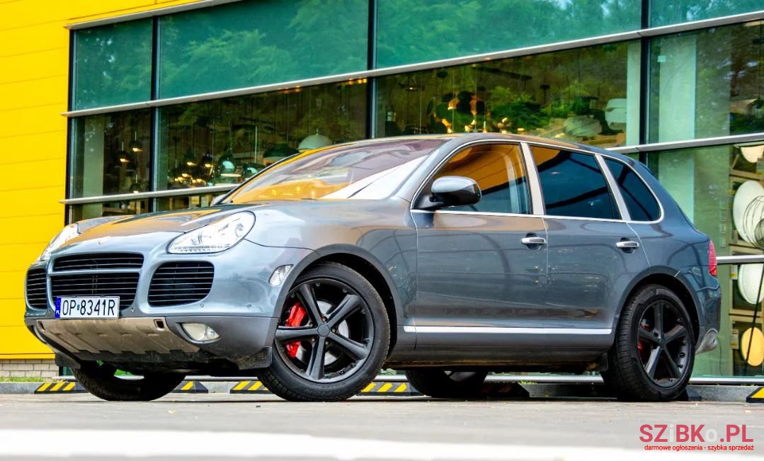 2004' Porsche Cayenne photo #6