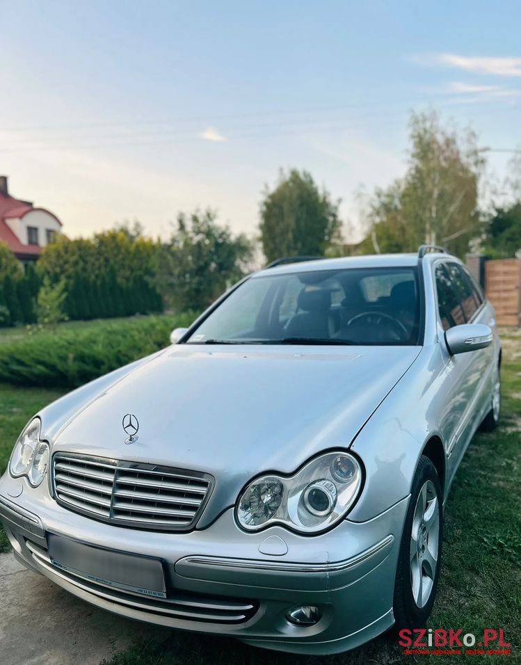 2006' Mercedes-Benz C-Class 200 T photo #1