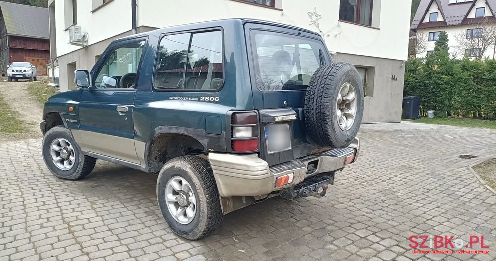 2000' Mitsubishi Pajero photo #3