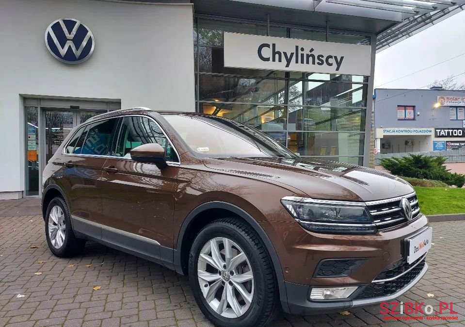 2016' Volkswagen Tiguan photo #1