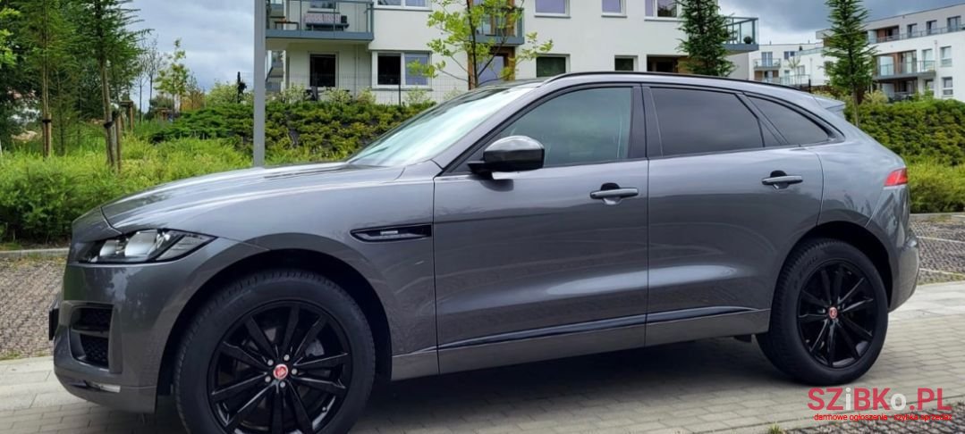 2017' Jaguar F-Pace photo #5
