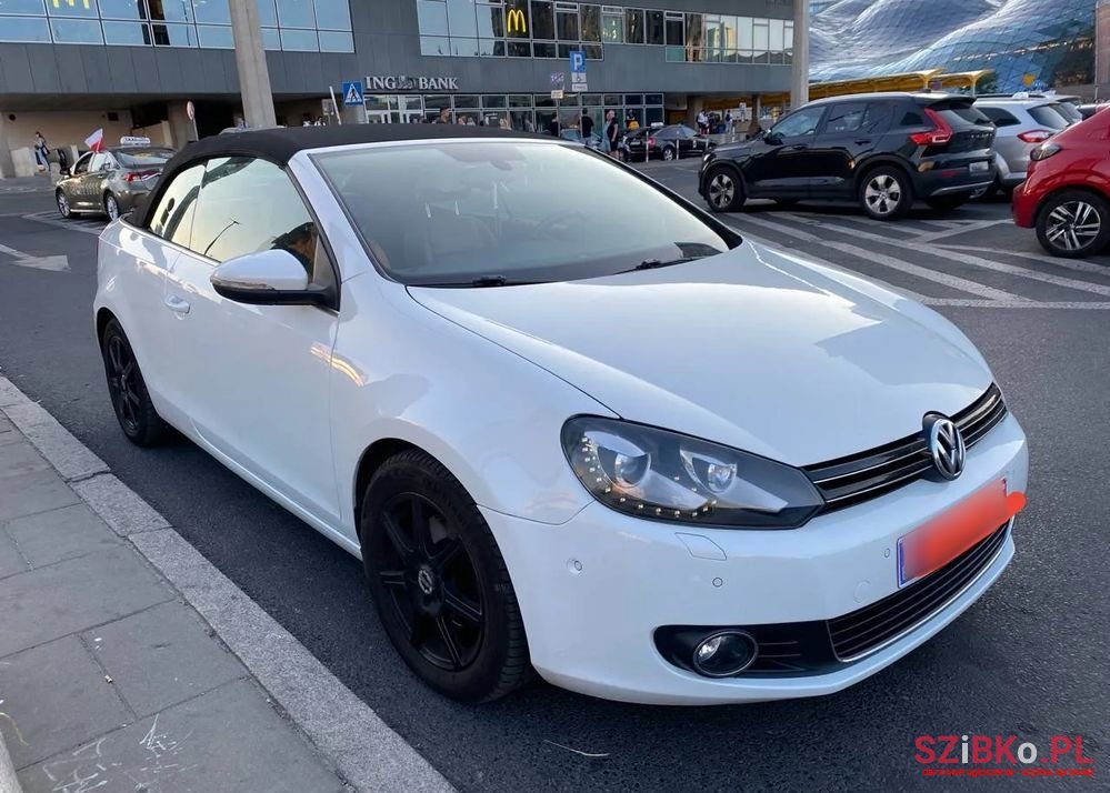 2013' Volkswagen Golf Cabrio photo #5