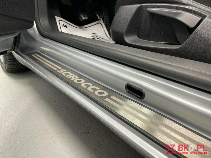 2009' Volkswagen Scirocco photo #3