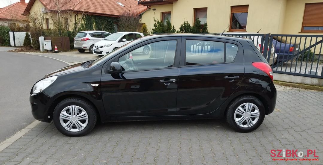 2008' Hyundai i20 photo #4