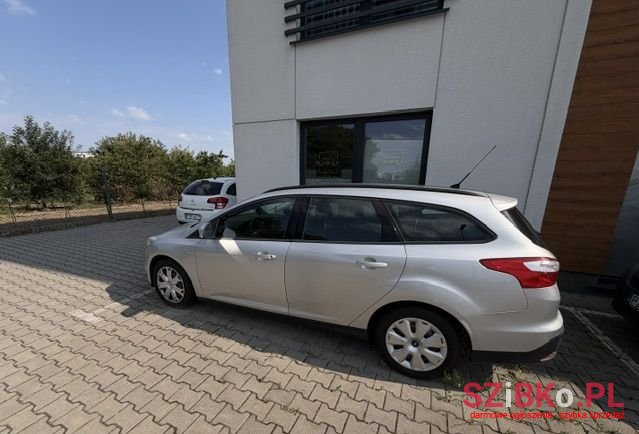 2014' Ford Focus 1.6 Tdci Trend photo #2