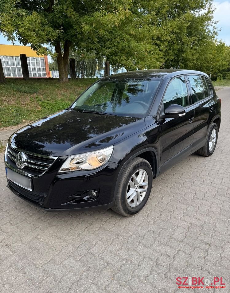 2010' Volkswagen Tiguan photo #1