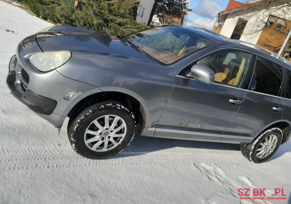 2005' Porsche Cayenne photo #6