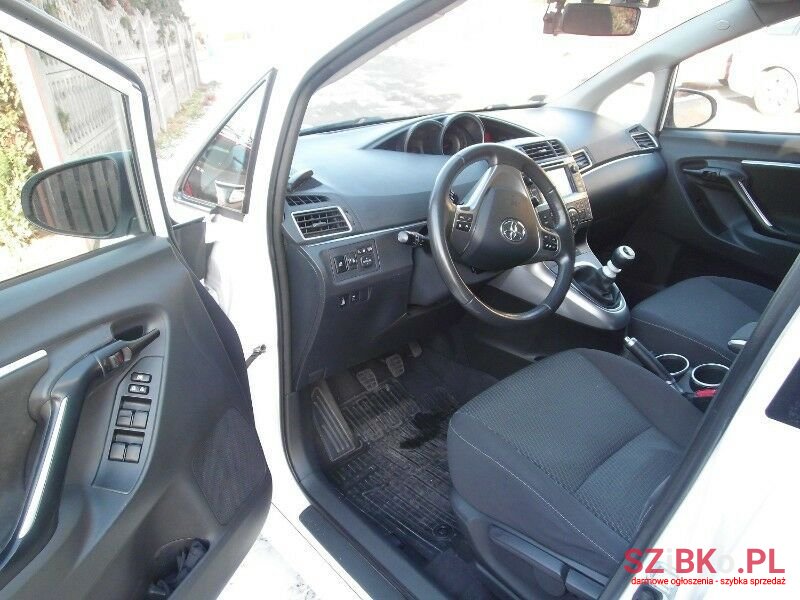 2015' Toyota Verso photo #3