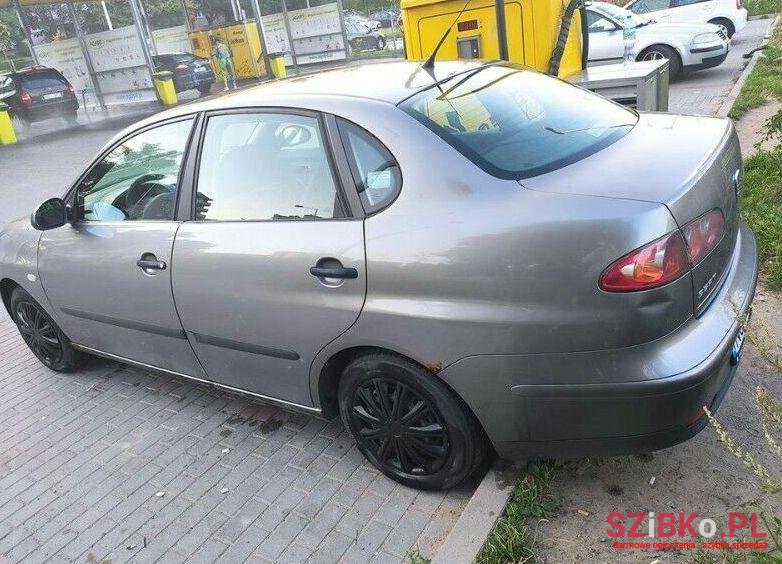 2004' SEAT Cordoba photo #1