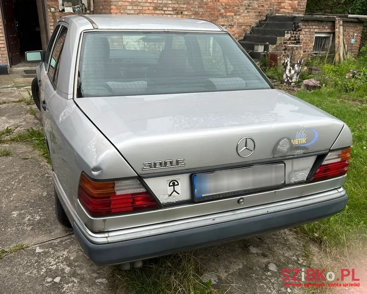 1992' Mercedes-Benz W124 photo #2