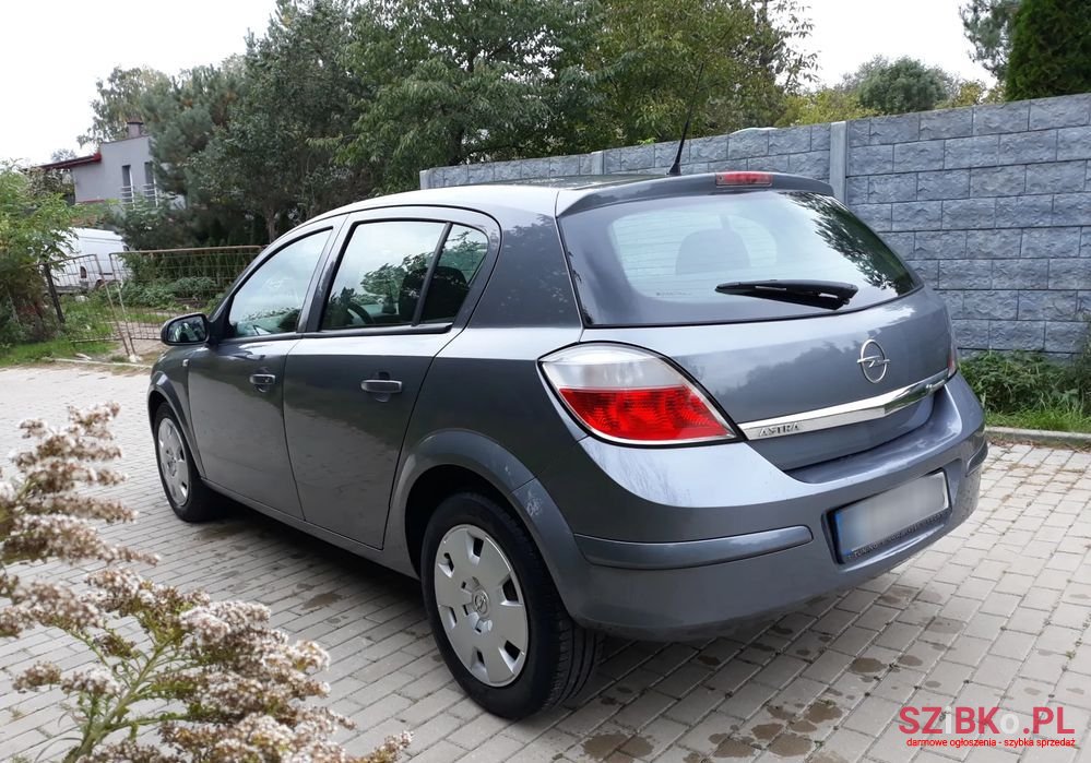 2005' Opel Astra photo #4