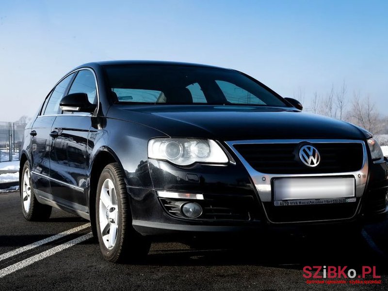 2009' Volkswagen Passat photo #2