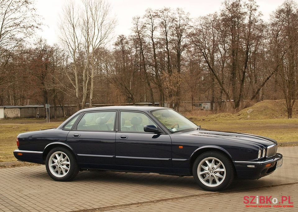 1999' Jaguar XJ photo #3