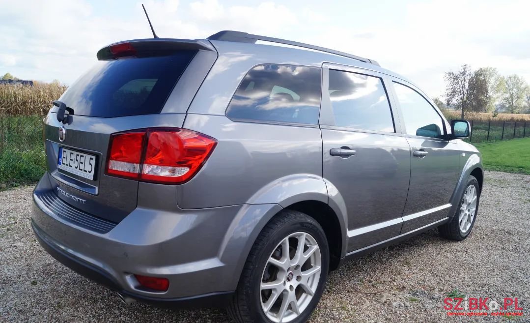 2012' Fiat Freemont photo #3