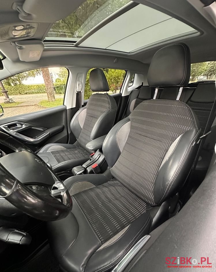 2015' Peugeot 2008 photo #5