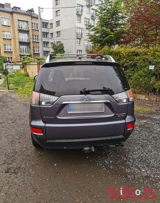 2010' Mitsubishi Outlander photo #6